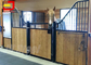 Séparations de stalle de cheval enduites par poudre debout libre de classique avec la porte et les diviseurs d'oscillation
