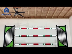 Équipement de saut de cheval moderne pour l'entraînement et la course quotidienne