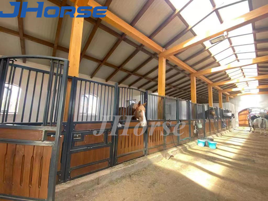 Le cheval galvanisé intérieur articulé de porte cale la stalle de boîte de cheval de 14 pieds