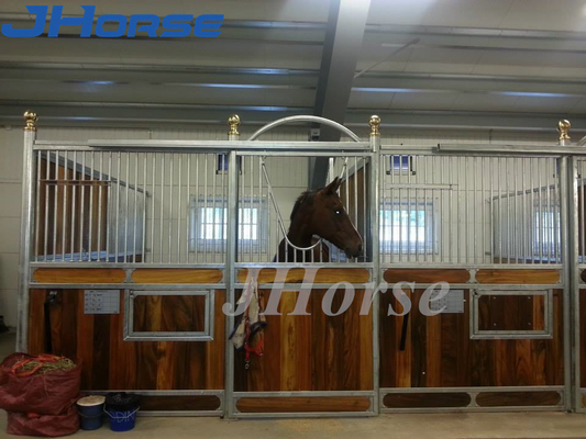 Le bien mobilier préfabriqué facile remplacent glisser le cheval européen que la stalle affronte des panneaux