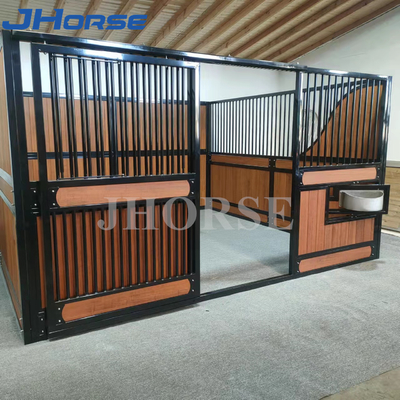 La stalle en bambou de cheval de PVC affronte blanc noir ou l'adapte aux besoins du client