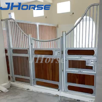 Les séparations stables de cheval portatif/la stalle galvanisée de cheval immersion chaude affronte avec les accessoires équins de stalle