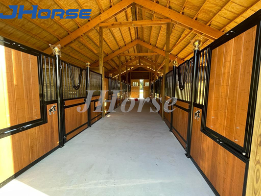 Le cheval européen en bois remplissant en bambou cale la boîte stable adaptée aux besoins du client de cheval de couleur