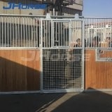 Les stalles européennes en bois en bambou de cheval, ISO9001 adaptent l'écurie aux besoins du client de cheval de conception