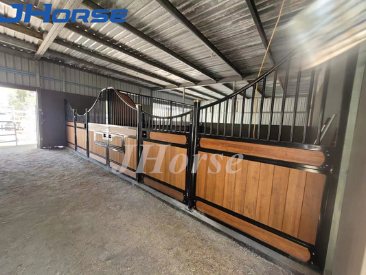 Remplissage en bois de type bambou European Horse Stall Fronts Design personnalisé à l' intérieur