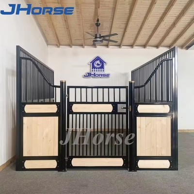 Acier soudé Q235 personnalisable avec des panneaux de façade stables à cheval et une finition en poudre résistante aux intempéries