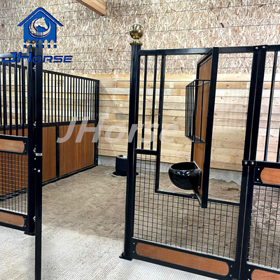 Panneaux frontaux de chevaux européens personnalisés résistant aux intempéries Bambou/Pinus pour l'installation en ferme