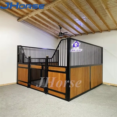 Fermeture à cheval stable avec porte coulissante