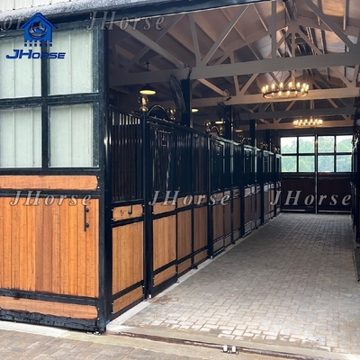 Stall de chevaux avec largeur de cadre personnalisée et hauteur des options personnalisables stable de chevaux