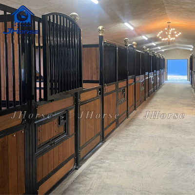 2.3m Hauteur Écurie de chevaux en bambou Bois de remplissage Installation facile Pratique