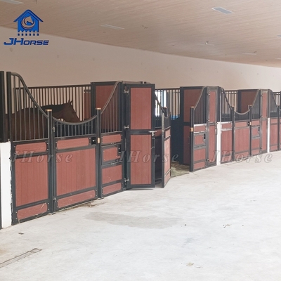 4.0 Longueur Panneaux de cabine personnalisés en pin ou en bois plastique pour les écuries stables et sûres