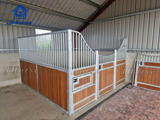 Porte coulissante Étables européennes pour chevaux pour une gestion durable et élégante