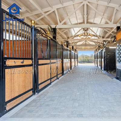 La ferme de luxe en bois à haute densité Equitation Cheval écurie Stallons Fronts Chevaux Porte coulissante À vendre