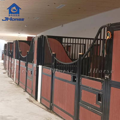 Cadre intérieur en acier de bambou en poudre noire revêtu de cheval équipement avant stable de cheval panneaux de cabine boîte avec fenêtre