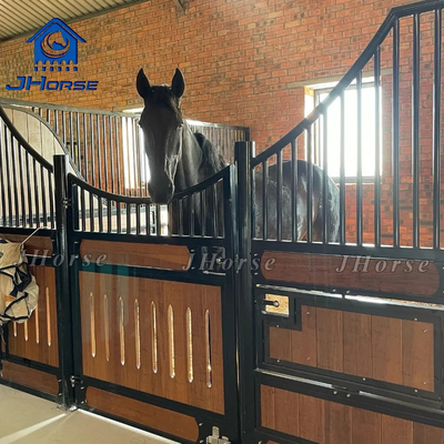 Europe intérieure boîte de rangement préfabriquée durable équestre populaire confortable pour chevaux stable