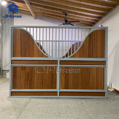 Panneaux de box pour chevaux personnalisés, façades de box, façades d'écurie avec mangeoires pour écuries